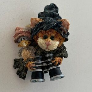 VINTAGE Boyds Bears Resin Brooch Pin Audubon Cat Birdwatcher Whimsical 90's